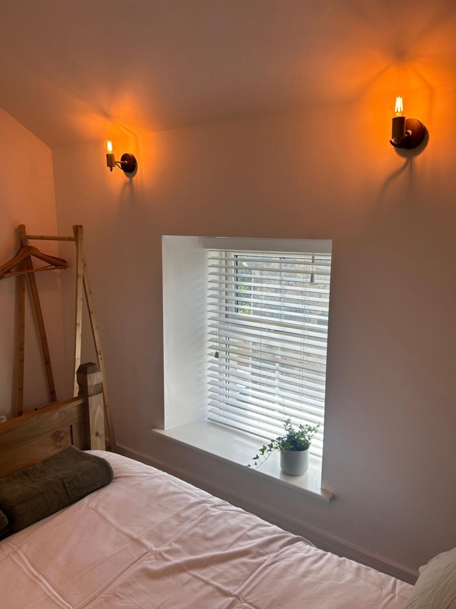 Cosy Modern Miners Cottage Llanllechid Buitenkant foto