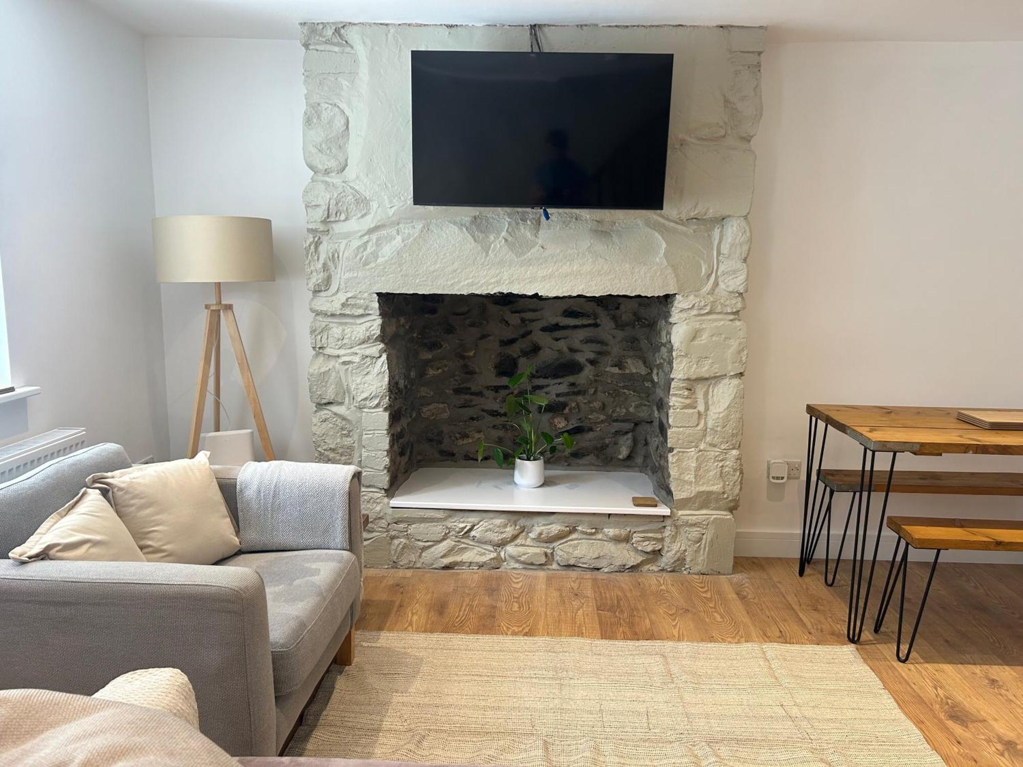 Cosy Modern Miners Cottage Llanllechid Buitenkant foto