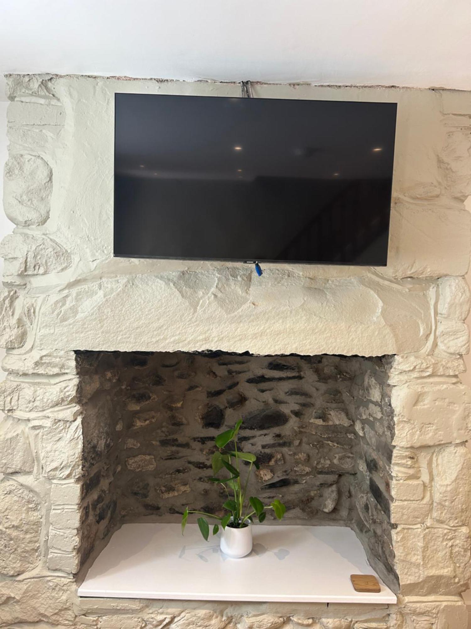 Cosy Modern Miners Cottage Llanllechid Buitenkant foto
